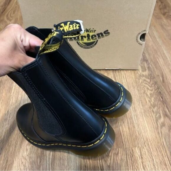 DR MARTENS 2976 black leather Chelsea bootswomen’s 9 new without box. - Picture 4 of 8